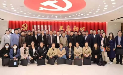 大愛無疆獻愛心 助殘服務暖人心